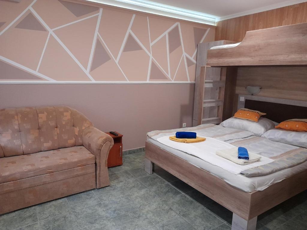 Семейный (Семейный номер-студио (2 взрослых + 1 ребенок)), Andrea Apartman