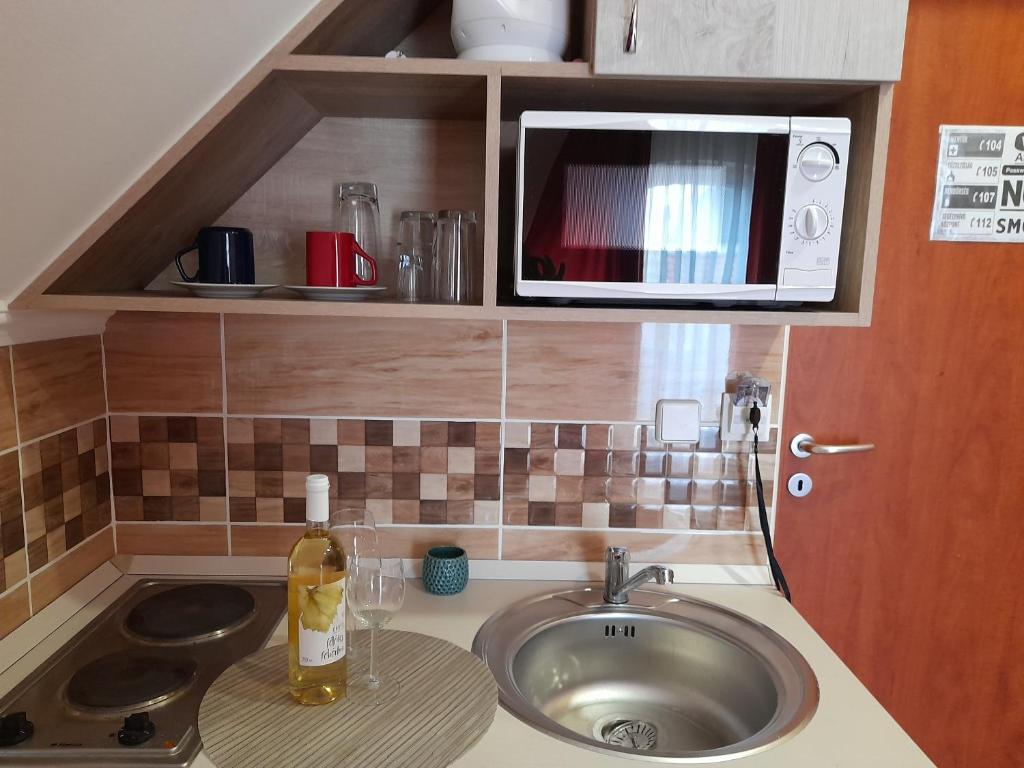 Апартаменты (Апартаменты с балконом), Andrea Apartman