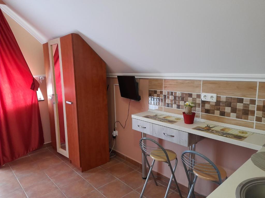 Апартаменты (Апартаменты с балконом), Andrea Apartman
