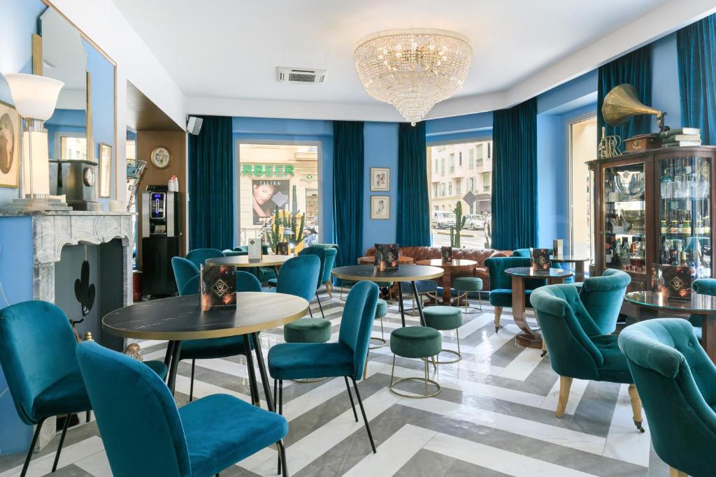 The Jay Hotel by HappyCulture