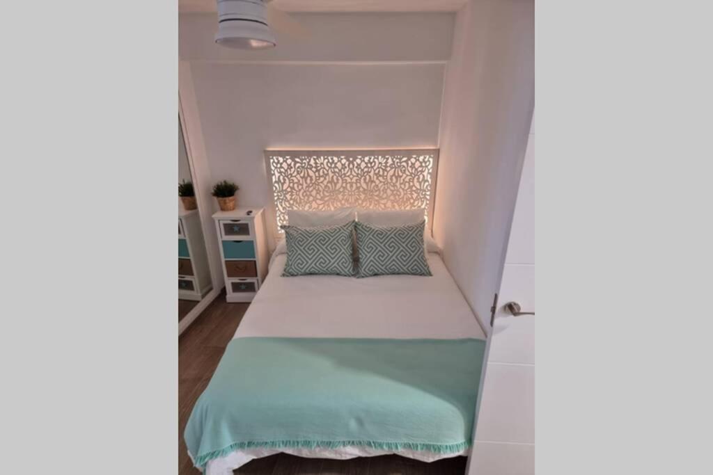 Precioso apartamento 1ª linea de playa Getares photo 3