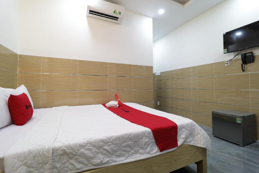 Двухместный (Улучшенный двухместный номер с 1 кроватью), RedDoorz Phan Anh Street