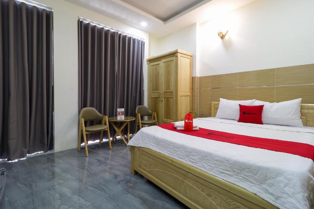 Двухместный (Улучшенный двухместный номер с 1 кроватью), RedDoorz Phan Anh Street