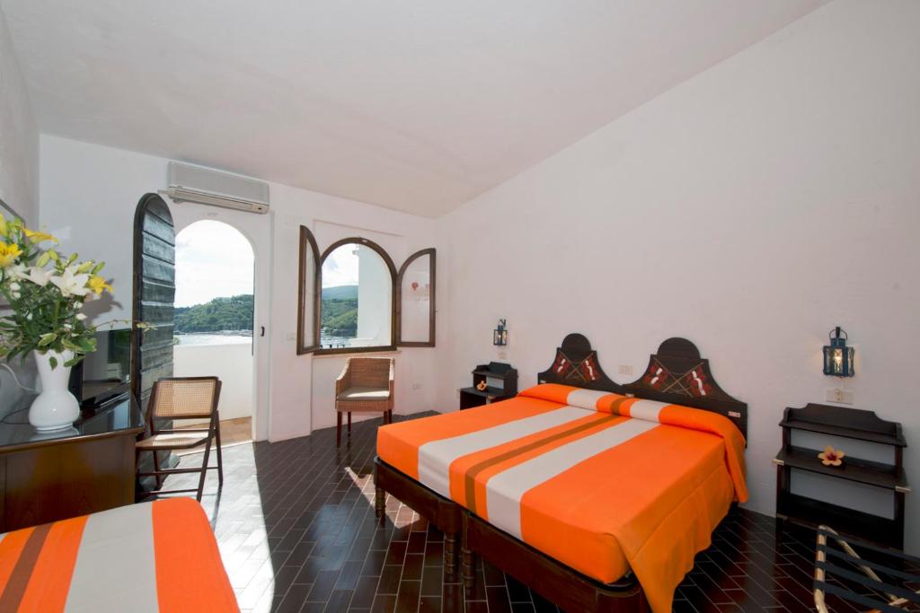 Hotel Cala di Mola photo 1