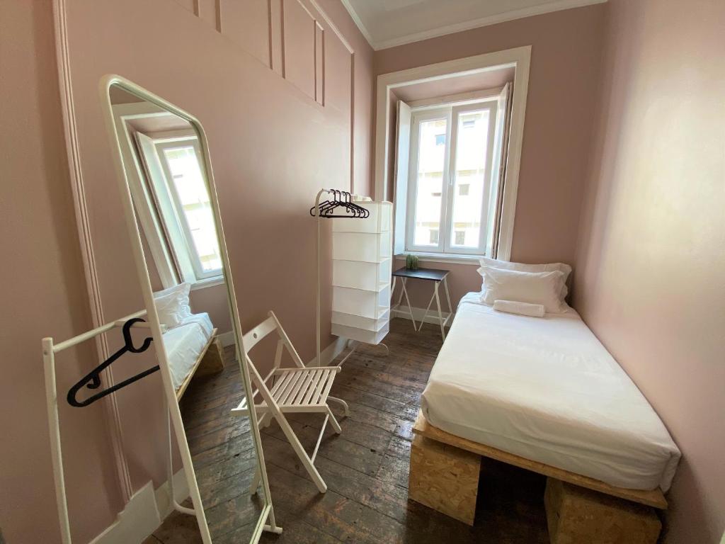 Одноместный (Одноместный номер с общей ванной комнатой), Liv'in Lisbon Hostel