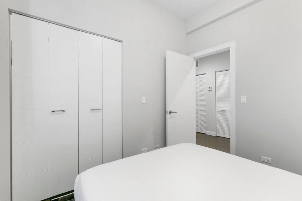 Completely Furnished 2BR Apartment near Shops - Division 102W photo 1