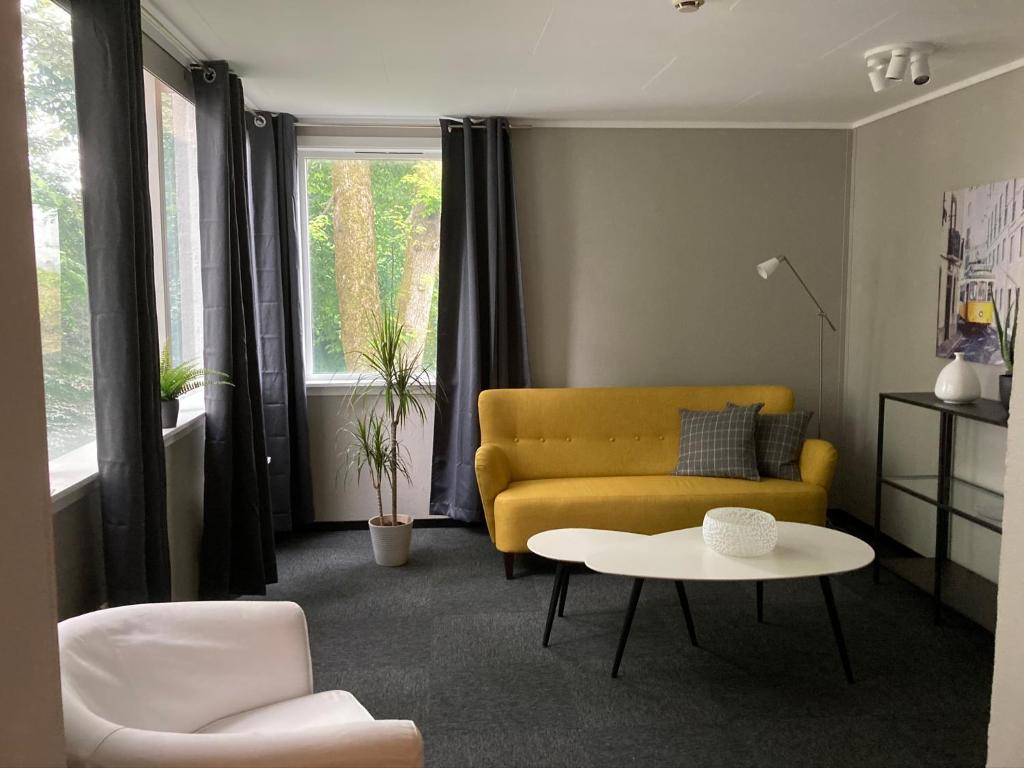 Parken Terrasse Apartment Hotel - Tap to explore photos