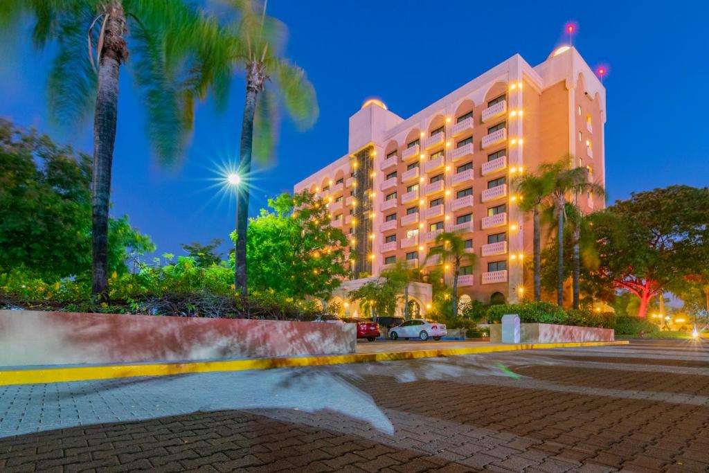 Hotel Lucerna Culiacan photo 1