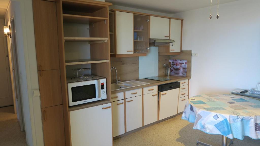 Sol-y-Days Drakkar, Appartement familial 2 chambres avec parking, proche centre-ville et à 300m de la plage photo 3