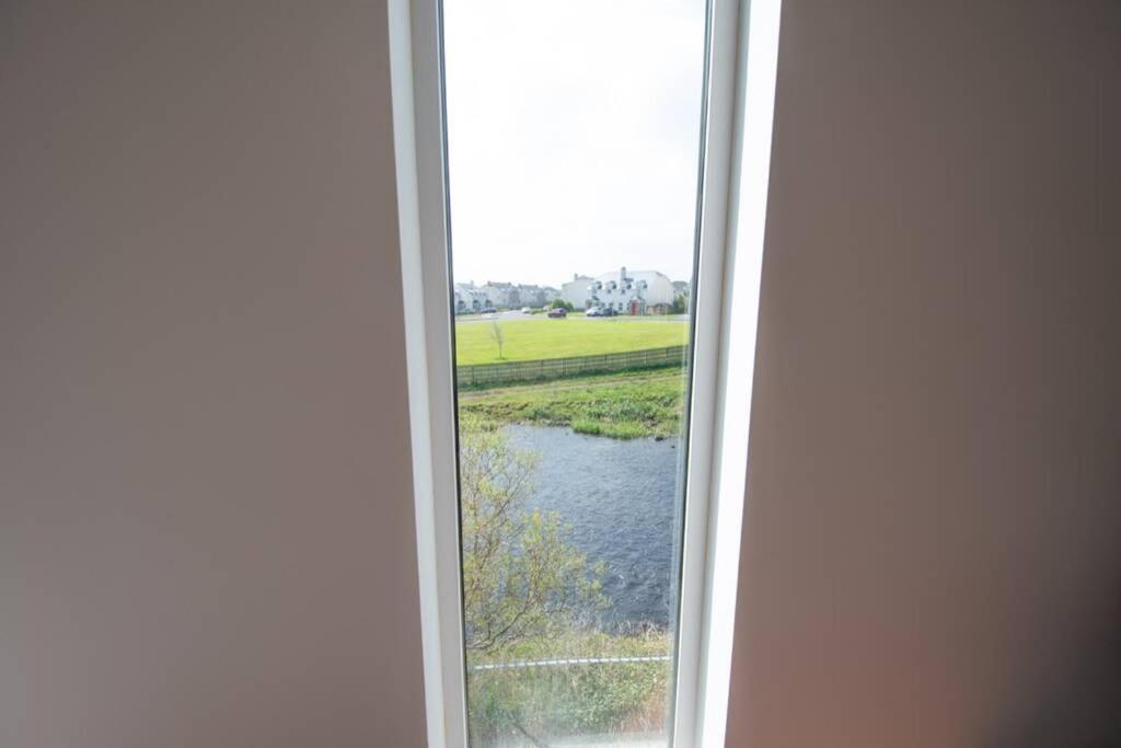 Fishermans Cottage Stunning Two Bedroom with Views close to town photo 4