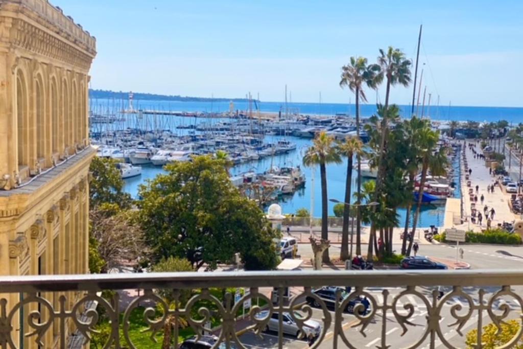Quai St Pierre 2 bedrooms apt with sea view photo 1