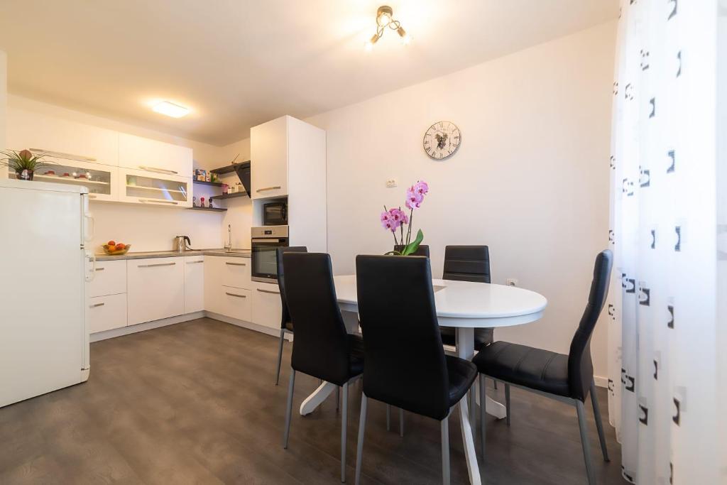 Apartman MELANI photo 3