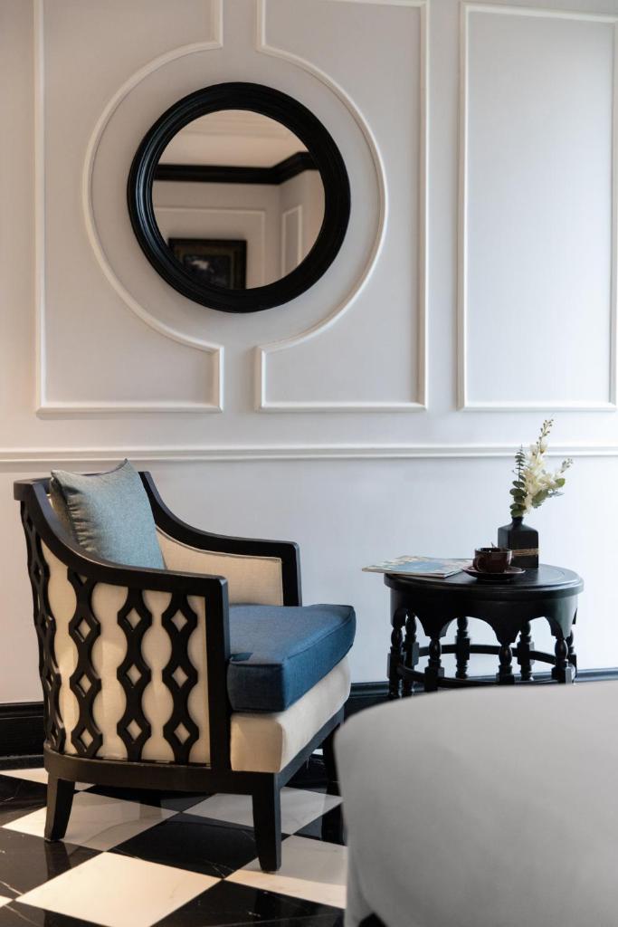 Сьюит (Junior Suite with Balcony Double - Free 1 Cocktail), Aira Boutique Hanoi Hotel & Spa