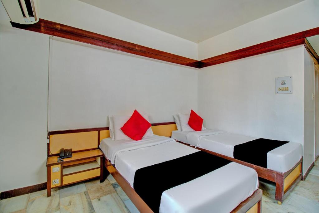 Трехместный (Классический трехместный номер), Capital O 76484 Hotel Balwas International