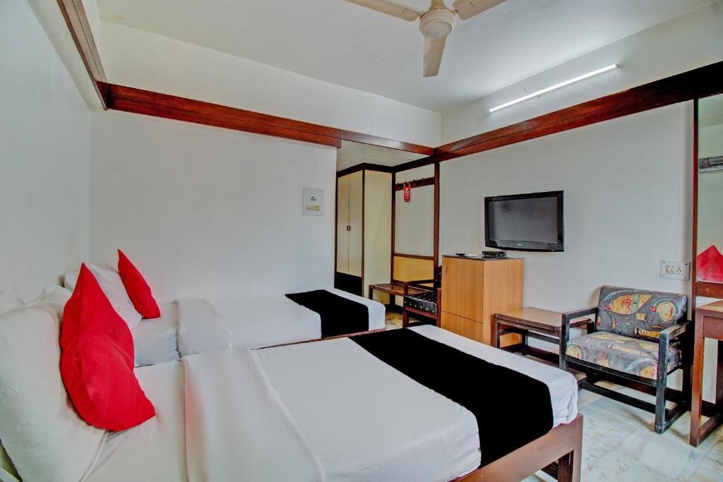 Трехместный (Классический трехместный номер), Capital O 76484 Hotel Balwas International