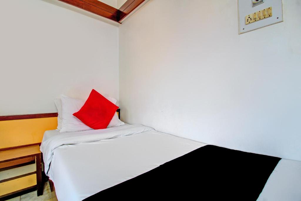 Трехместный (Классический трехместный номер), Capital O 76484 Hotel Balwas International