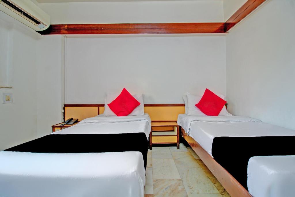 Трехместный (Классический трехместный номер), Capital O 76484 Hotel Balwas International