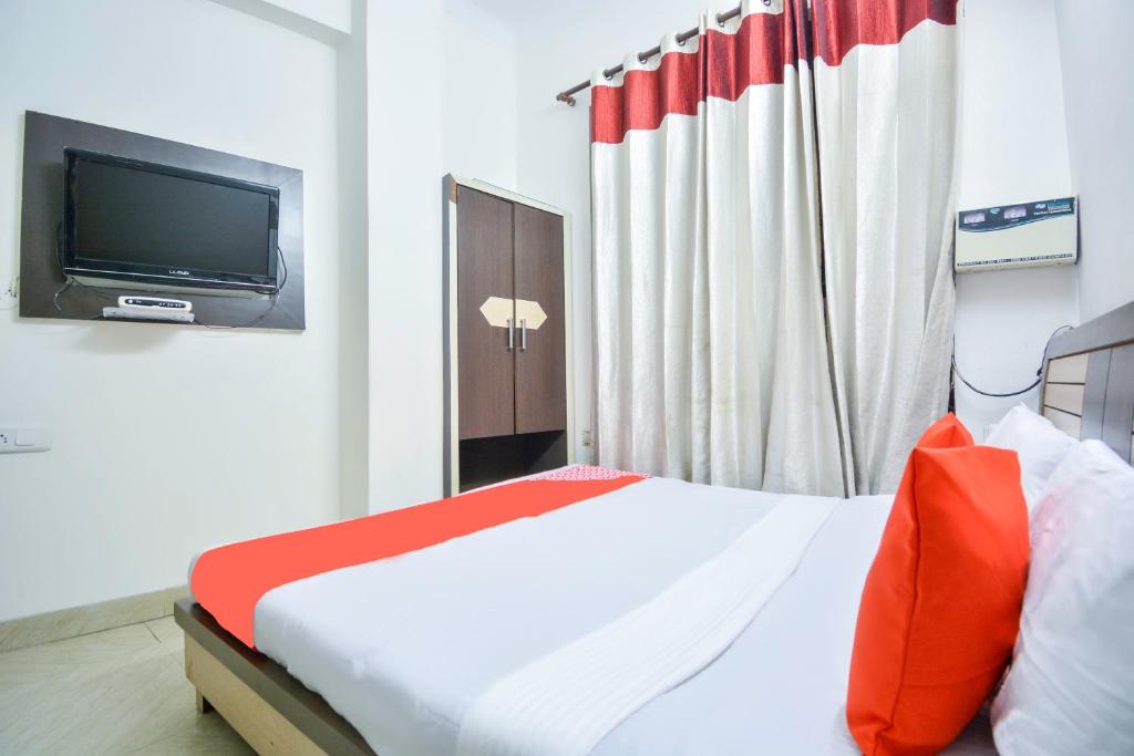 Двухместный (Небольшой двухместный номер с 1 кроватью), OYO 65305 Hotel M-star