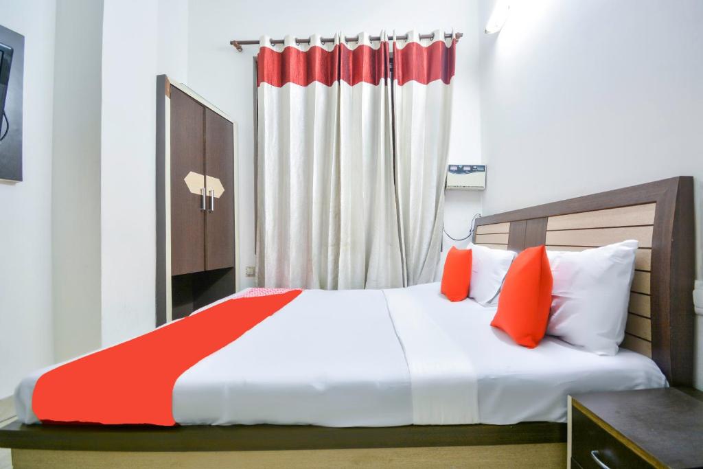 Двухместный (Небольшой двухместный номер с 1 кроватью), OYO 65305 Hotel M-star
