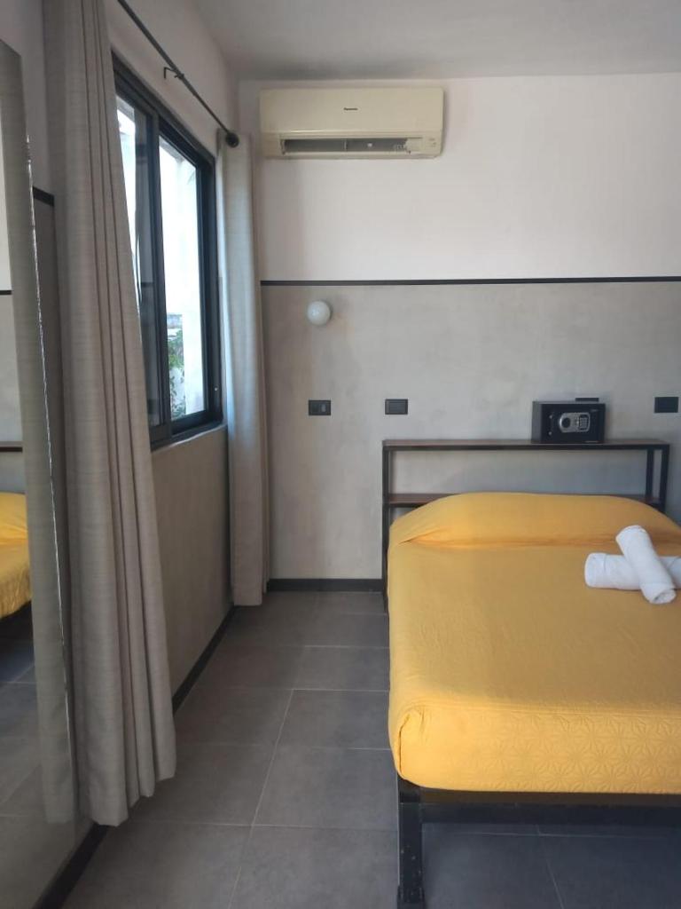 Одноместный (Одноместный номер с собственной ванной комнатой), Moloch Hostel & Suites