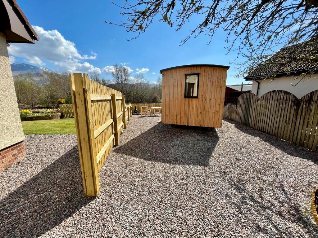 Per Ardua Shepherds Hut