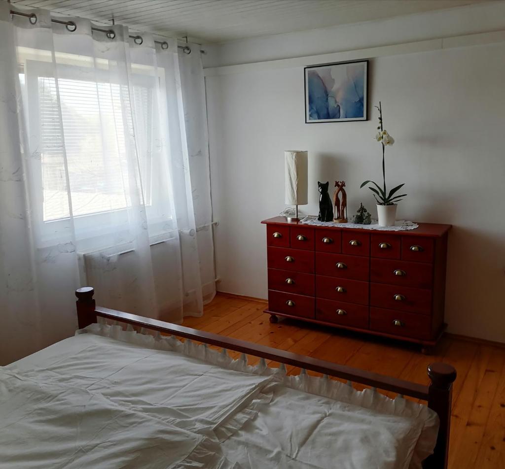 at Marian's place photo 3