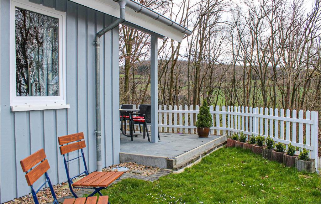 Awesome Home In Extertal With 3 Bedrooms And Wifi photo 4