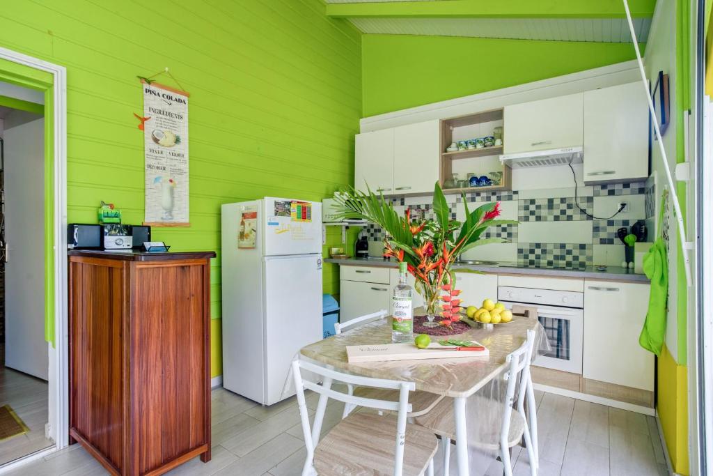 Maison de 2 chambres avec piscine partagee jardin clos et wifi a Sainte Luce a 2 km de la plage photo 3
