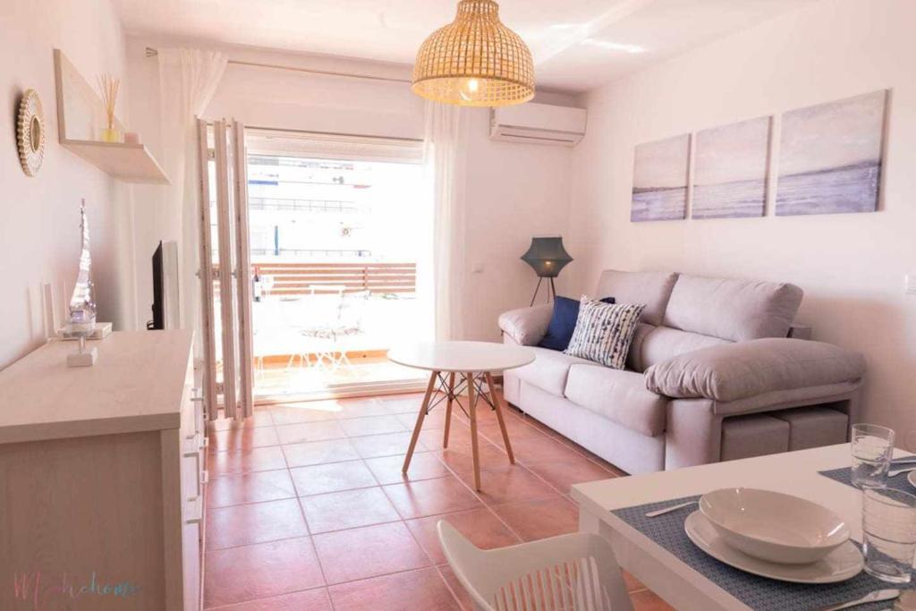 Apartamento nuevo junto a la playa vistas al mar photo 3