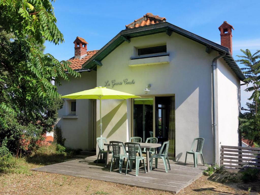 Apartment La Grande Conche - TSM209 by Interhome