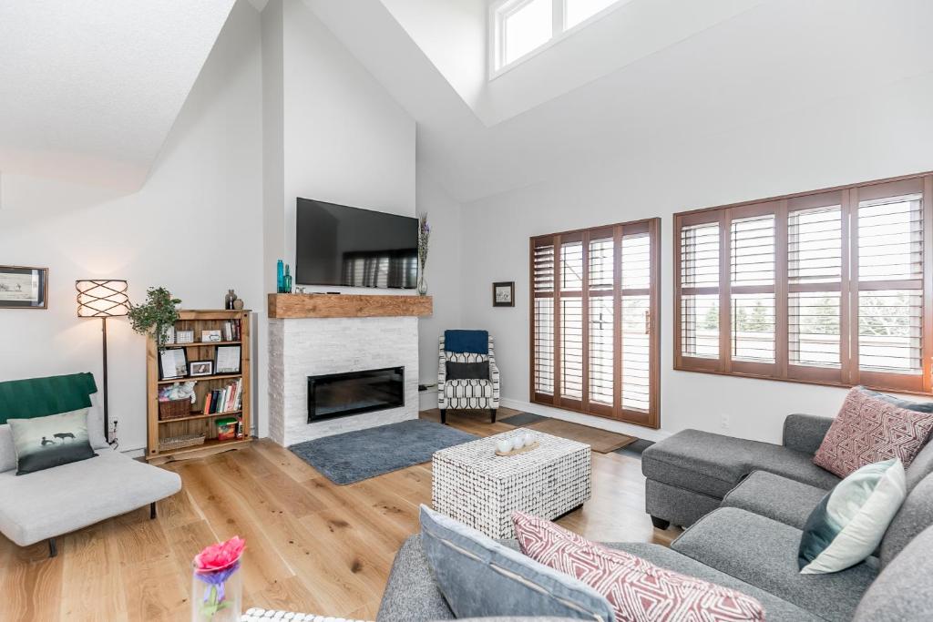 Stunning Townhouse - 3 BDRM Blue Mountain Village Sauna! photo 2