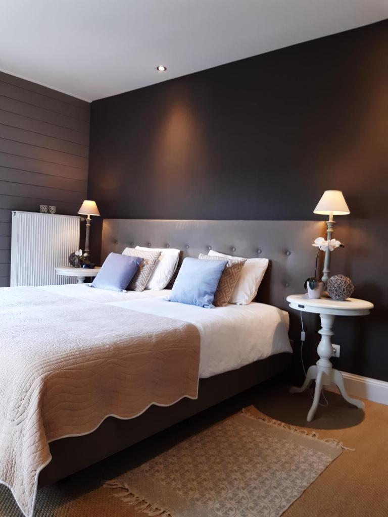 Casa-Cosi, tourist & business suites & flats with reserved parking and private terraces in shared garden with seasonal pool included, private sauna available photo 2
