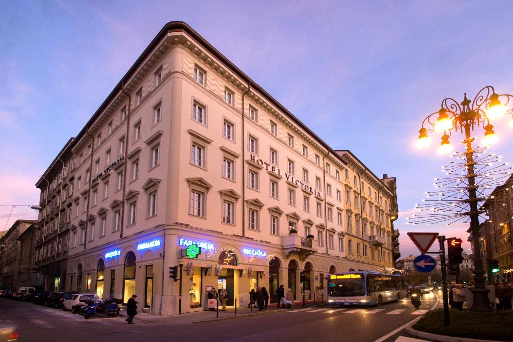 Victoria Hotel Letterario - Tap to explore photos