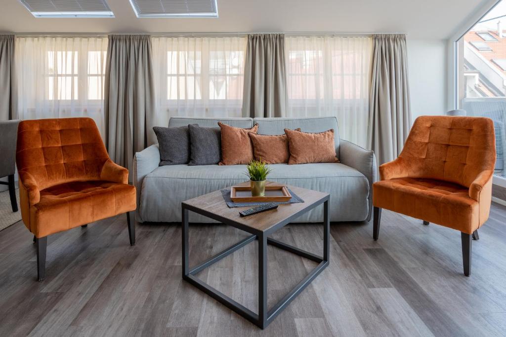 Kaiser Max Design Appartements - Tap to explore photos