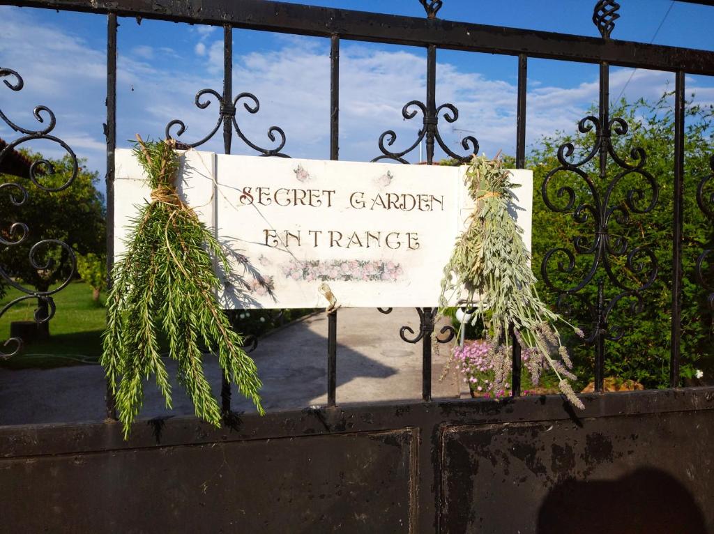 Secret Garden photo 2