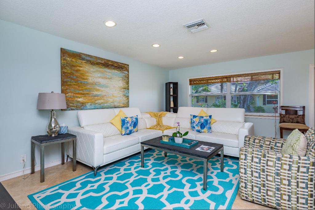 Highland Beach Retreat- Short walk to beach image