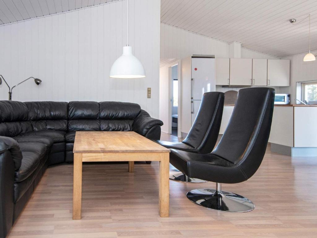 Four-Bedroom Holiday home in Hals 5 photo 4
