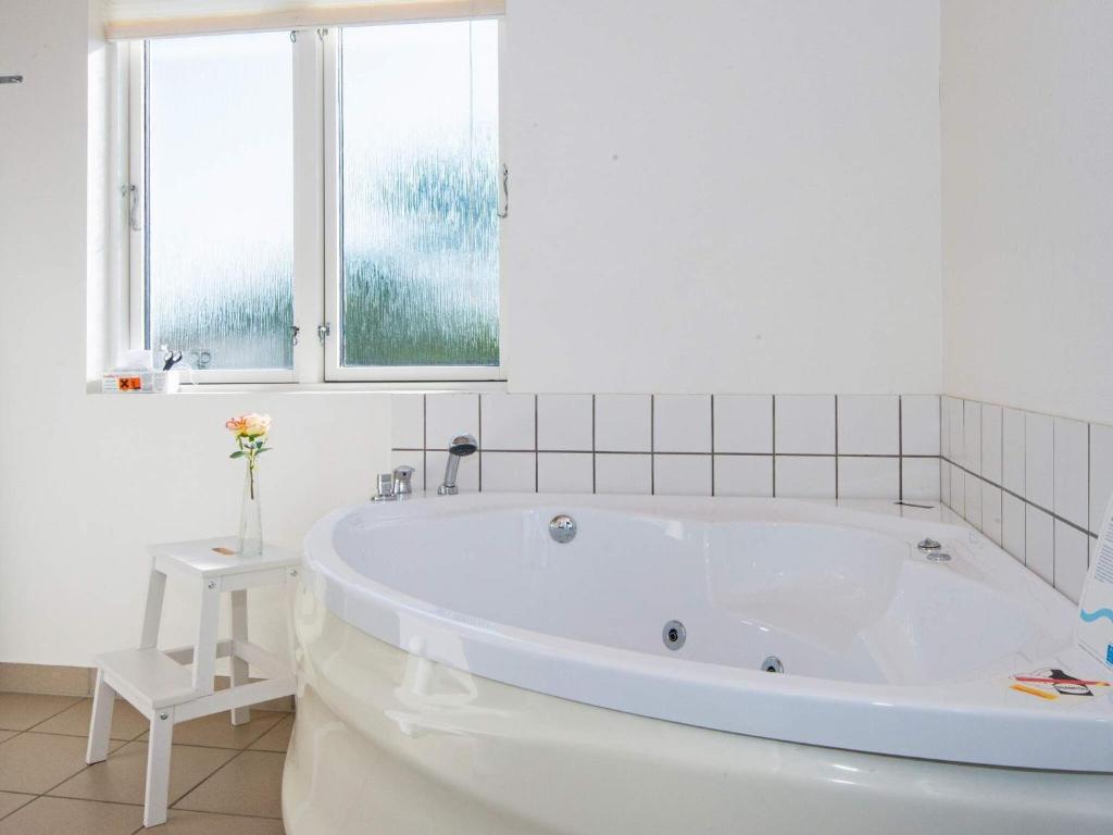 Three-Bedroom Holiday home in Ulfborg 23 photo 2