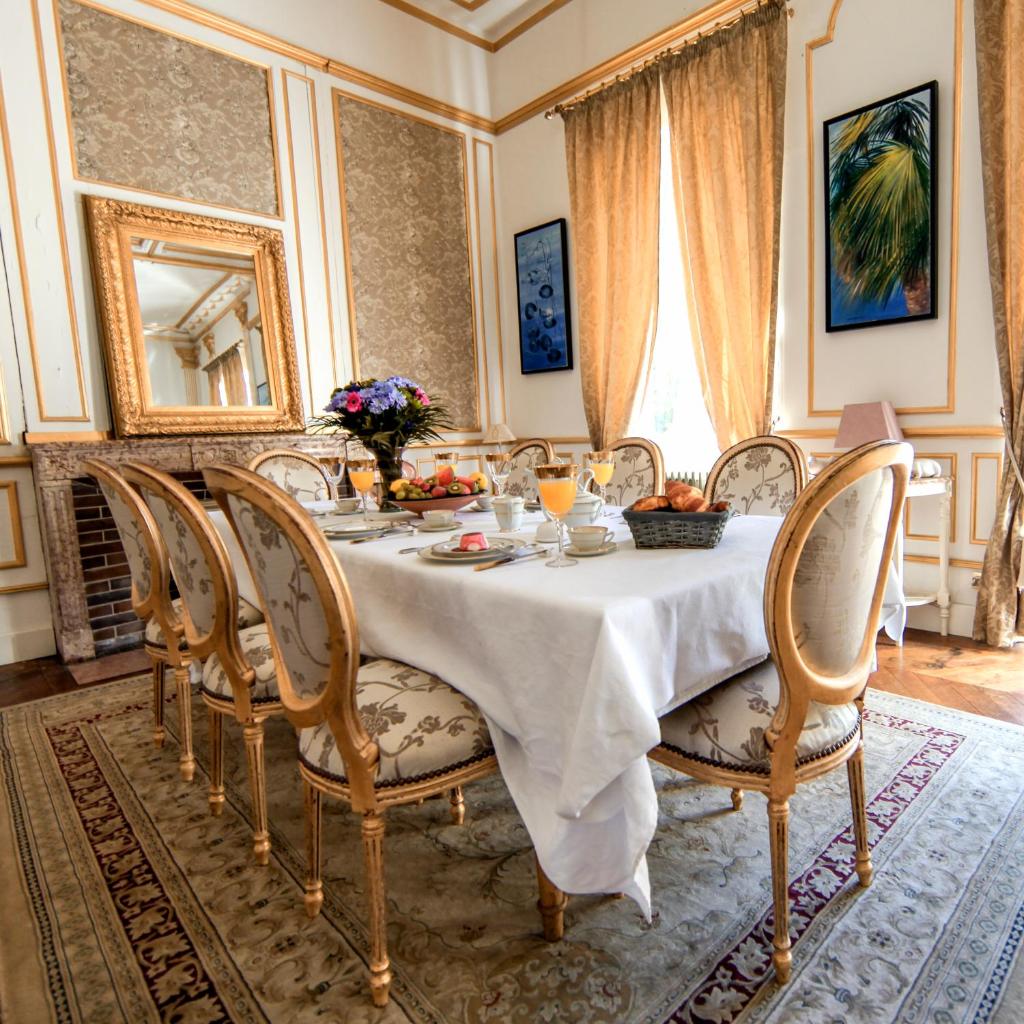 Château de Corcelle - Chambres et table d'hôtes photo 2