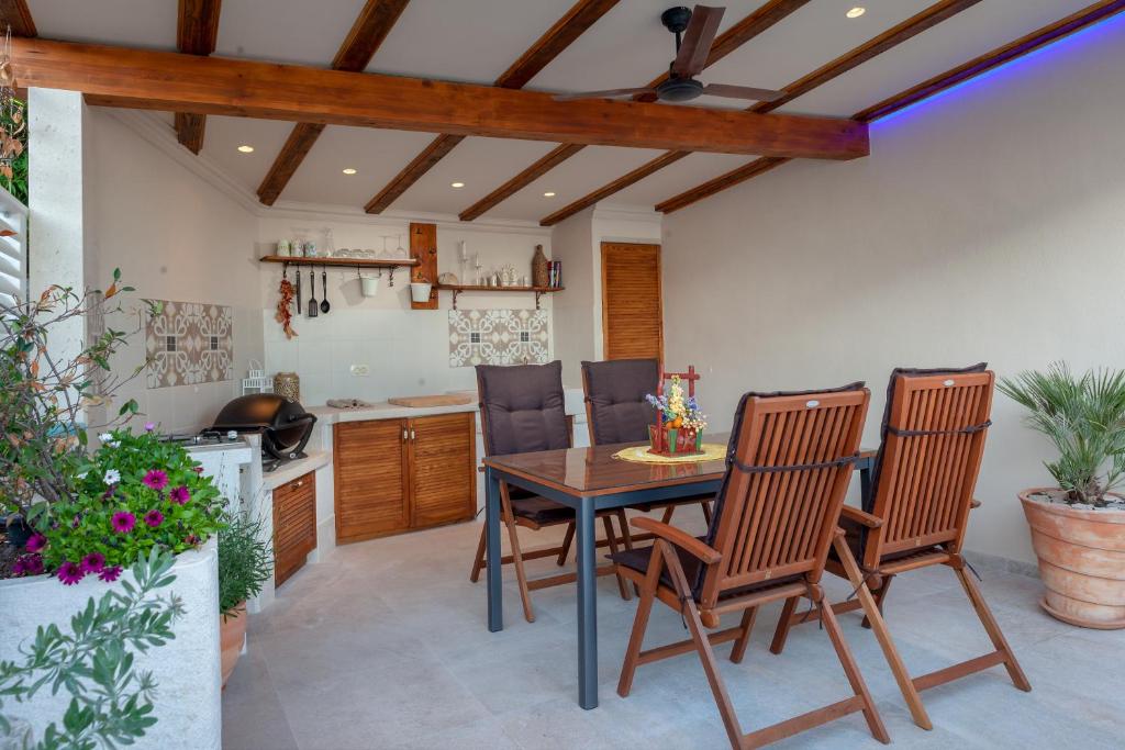 Idyllic villa Marieta with private pool and unforgettable view photo 2