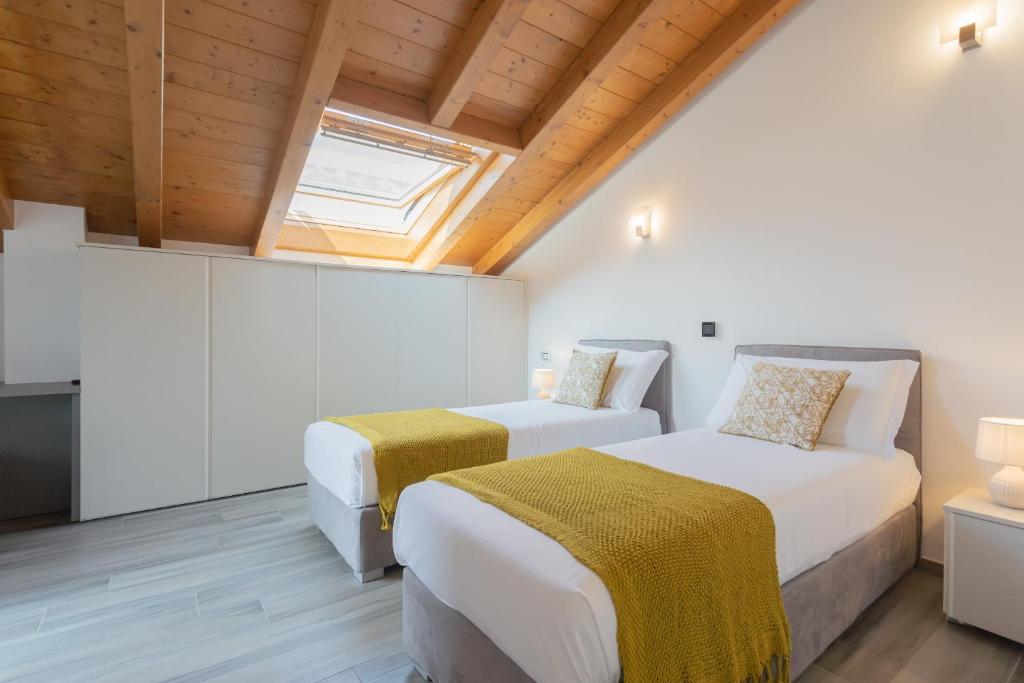 Dream Lake Apartmens Lake View - private beach by Rent All Como photo 2