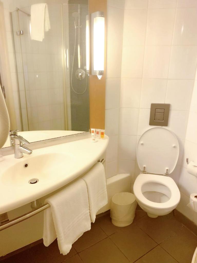Hotel ibis Lagos Ikeja - Tap to explore photos