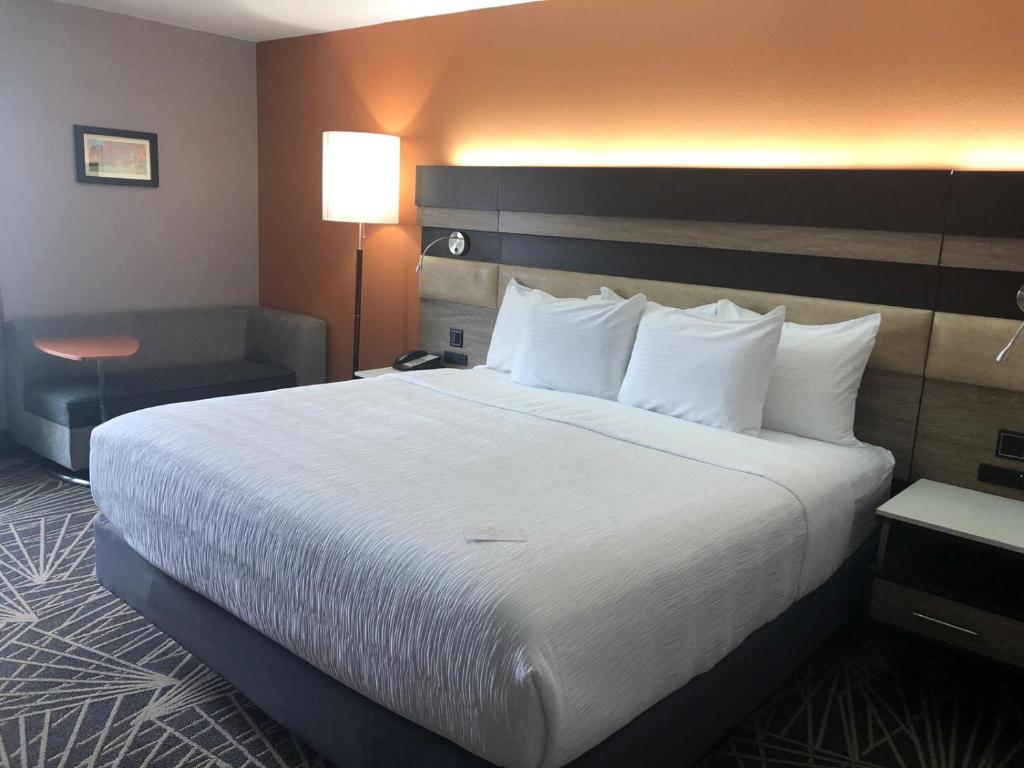 La Quinta by Wyndham Branson photo 2