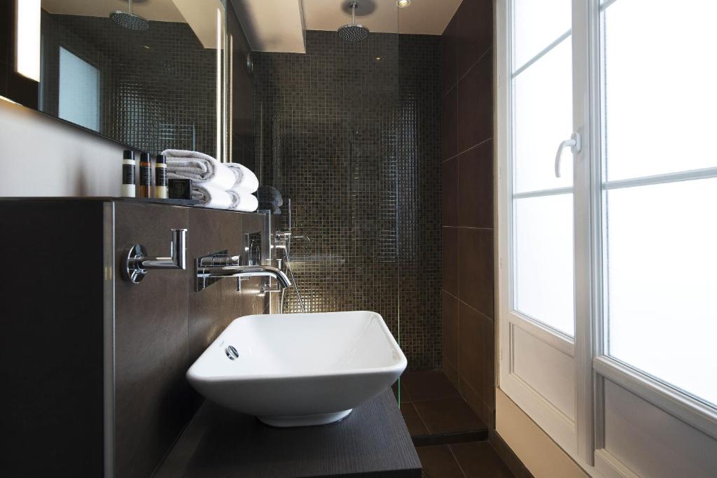 Двухместный (Улучшенный номер с кроватью размера «queen-size»), Best Western Quartier Latin Pantheon
