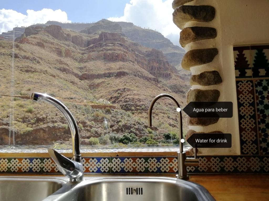 Casa con piscina privada en Cercados de Espino photo 1