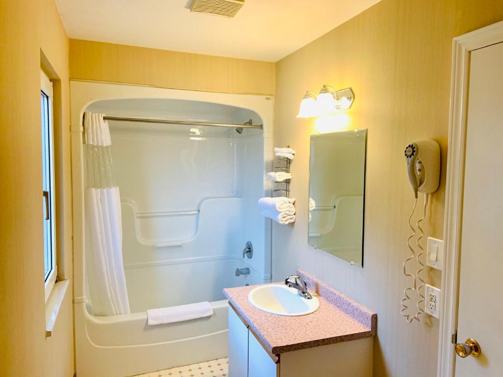 Green Acres Motel photo 1