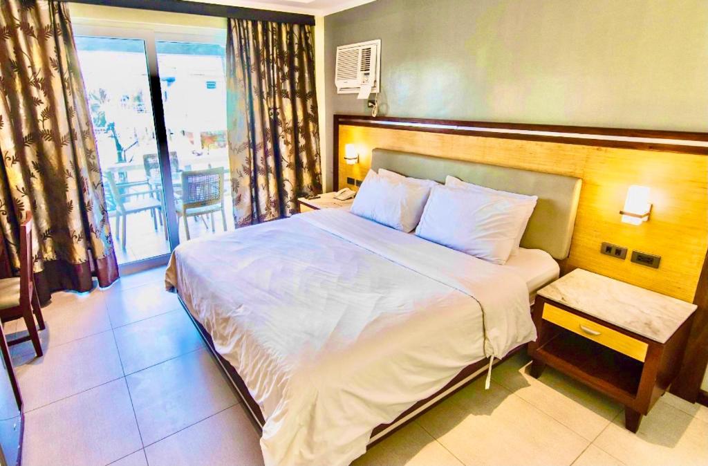 MO2 Westown Hotel Iloilo Room Type - Chalet Room