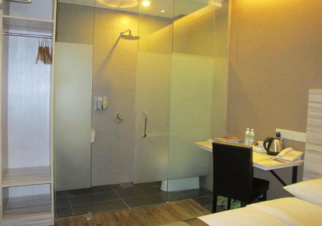 Hotel Austin Paradise - Taman Pulai Utama photo 2