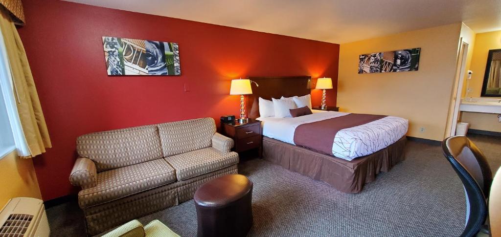Olympic Inn & Suites photo 1