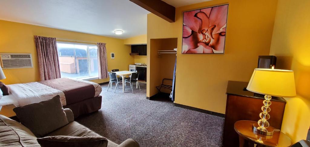 Olympic Inn & Suites photo 3